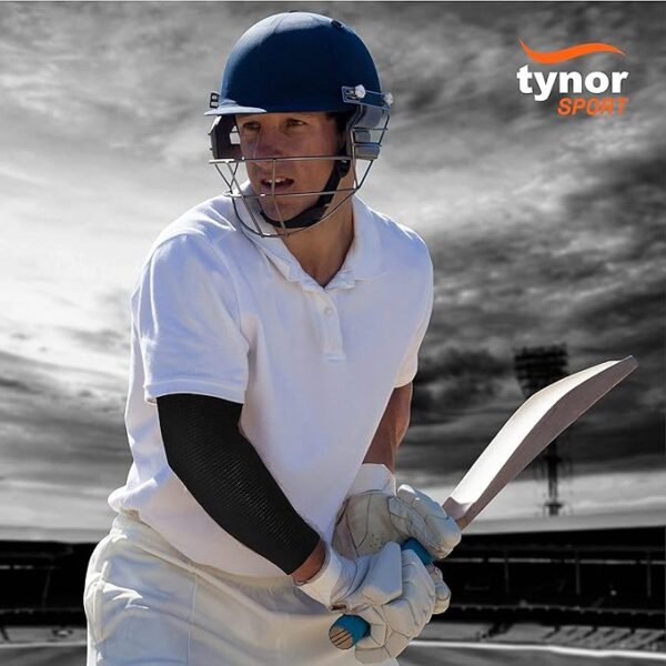 Sleek design Elevate your performance with the Tynor Arm sleeve sleek design and simple pull-on mechanism. Enjoy seamless support beneath your clothes, allowing you to perform freely and confidently.