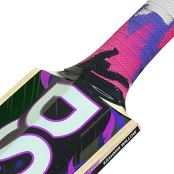 DSC Wildfire Volcano Sh Cricket Bat Lightweight Kashmir Willow Street Beast